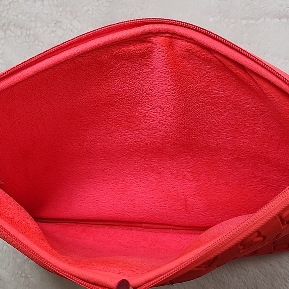 MARC  BY  MARC JACOBS Neon  Neoprene  Tablet Case - Picture 8 of 16